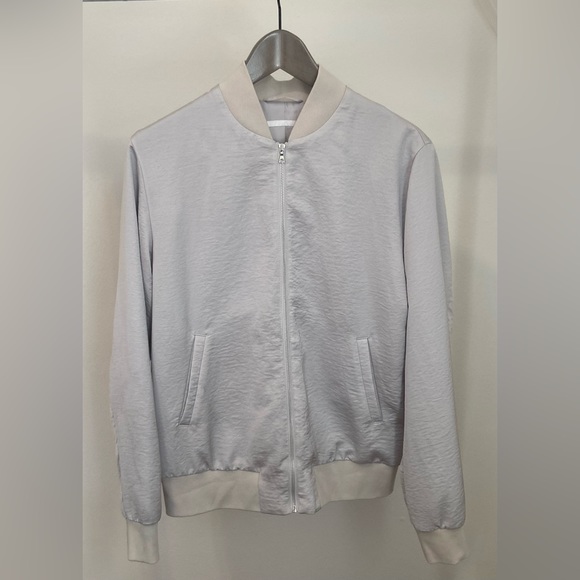 UNIQLO Lightweight Bomber Jacket - Picture 6 of 13